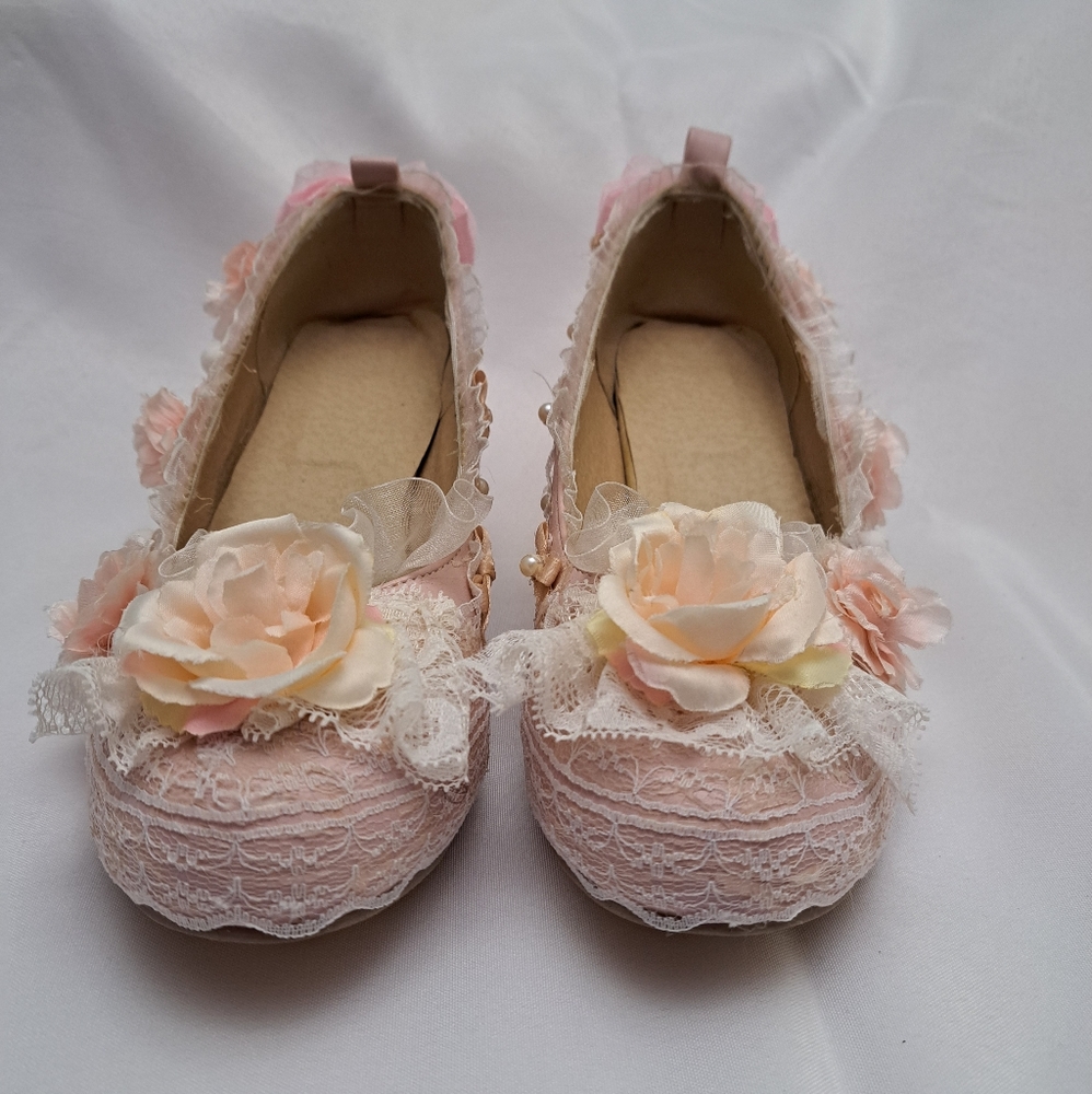 Pink & Lace Pumps - Picture 2 of 5